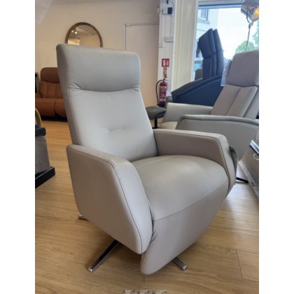 IMG Chair Space 2100 with manual integrated footrest (WAS: £1,578 / NOW: £799)