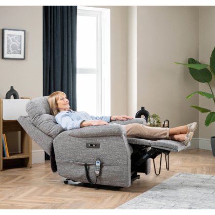 Celebrity Westbury Cloud Zero Triple Motor Rise Recliner