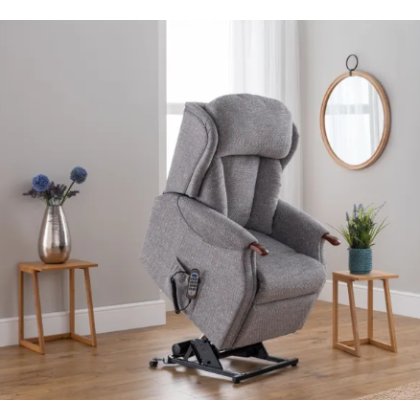 Celebrity Canterbury Cloud Zero Triple Motor Rise Recliner