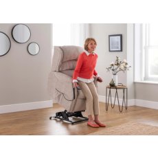 Celebrity Westbury Cloud Zero Triple Motor Rise Recliner