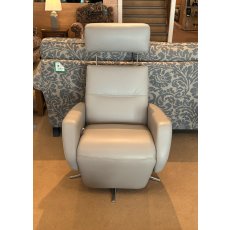 IMG Space 3400 Chair with Footrest (£899)