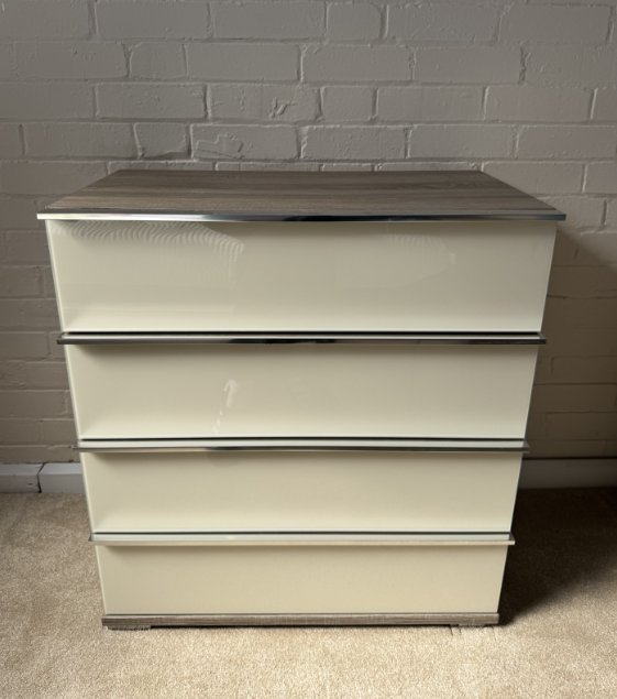 Wiemann Loft 4 Drawer Chest (WAS: £1,020 / NOW: £399) Wiemann Loft 4 Drawer Chest (WAS: £1,020 / NOW: £399)