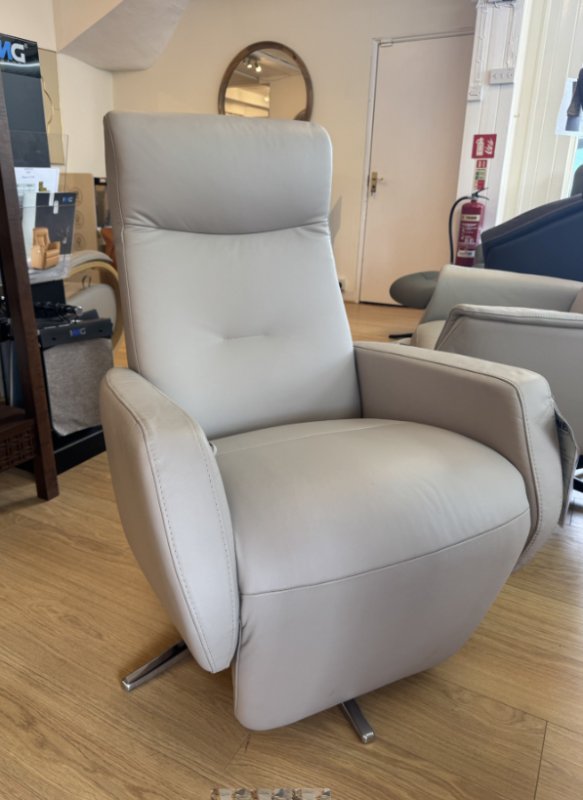 IMG Chair Space 2100 with manual integrated footrest (WAS: £1,578 / NOW: £799) IMG Chair Space 2100 with manual integrated footrest (WAS: £1,578 / NOW: £799)