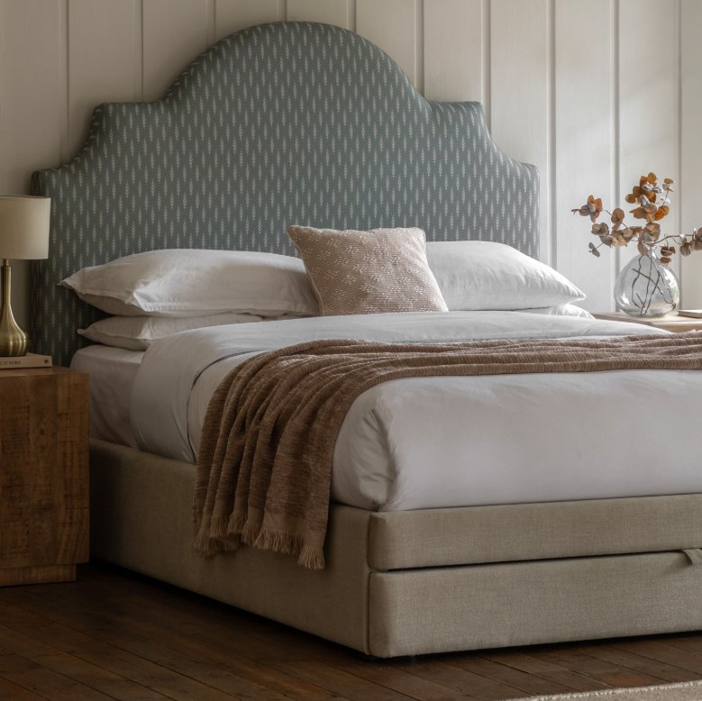 Milton King Size Bedstead & Mattress (WAS: £1,785 / NOW: £999) Milton King Size Bedstead & Mattress (WAS: £1,785 / NOW: £999)