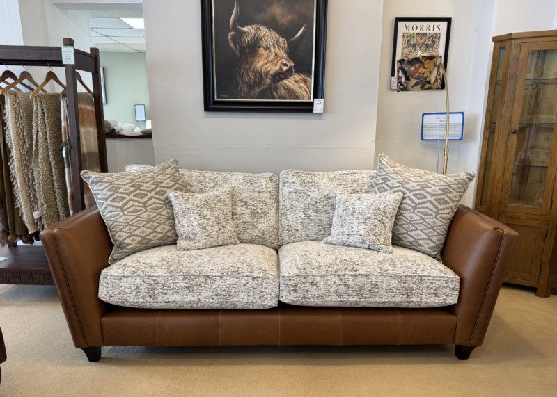 Parker Knoll Harlow Grand Sofa (WAS: £3,456 / NOW: £999) Parker Knoll Harlow Grand Sofa (WAS: £3,456 / NOW: £999)