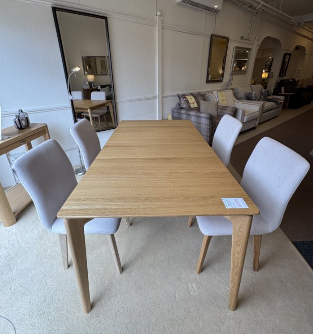 Bradley Extendable Dining Table & 4 Chairs (WAS: £1,665 / NOW: £899) Bradley Extendable Dining Table & 4 Chairs (WAS: £1,665 / NOW: £899)