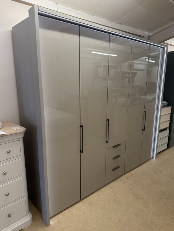 Wiemann Monaco 1000 250cm Combi Wardrobe With LED Frame £1,499 Wiemann Monaco 1000 250cm Combi Wardrobe With LED Frame £1,499